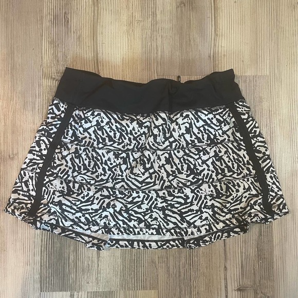 lululemon athletica Dresses & Skirts - Lululemon Pace Rival Skirt II- size 6
